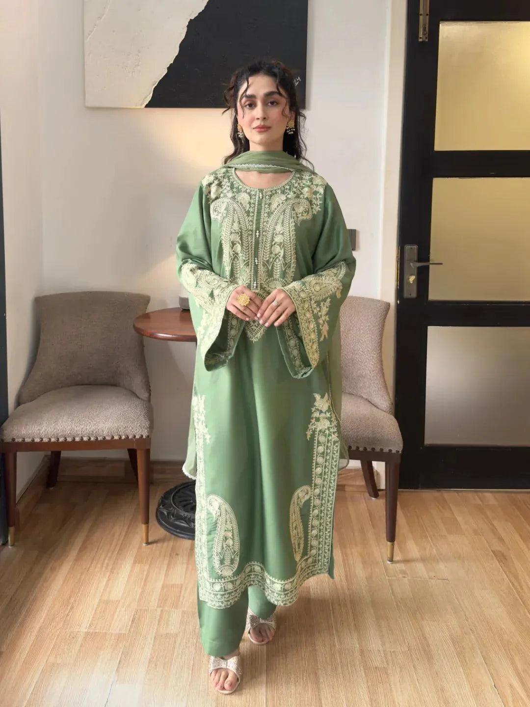 3 Piece - Unstitched Embroidered Lawn Fabric DL-1004
