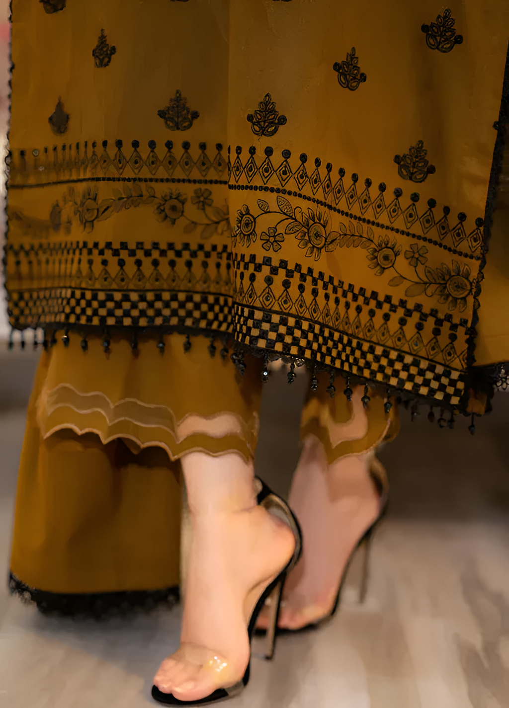 Dilkash Libas Lawn Embroidered 3 Piece DL-1008