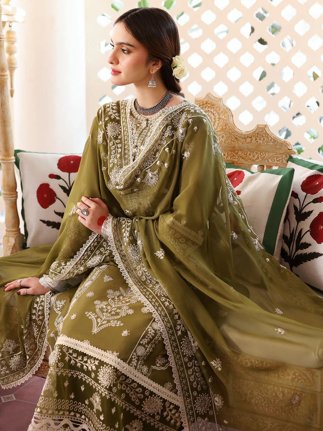 3 Piece - Unstitched Fully Embroidered Lawn Fabric DL-1006