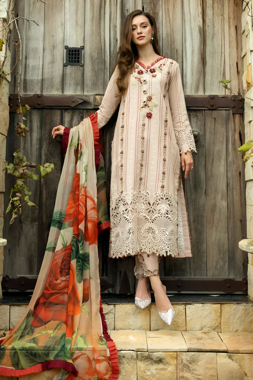 Mushq Embroidered lawn 3 Piece DL-3020