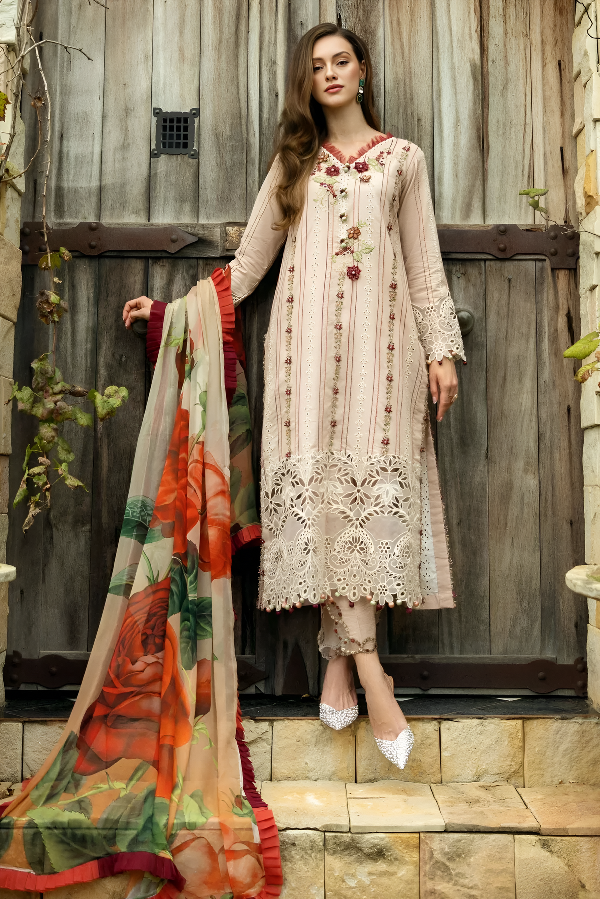 Mushq Embroidered lawn 3 Piece DL-3020