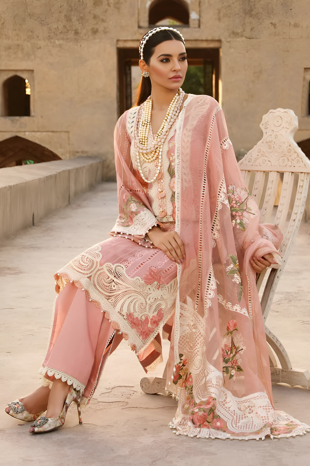 Crimson Luxury Lawn 3 Piece Embroidered DL-051