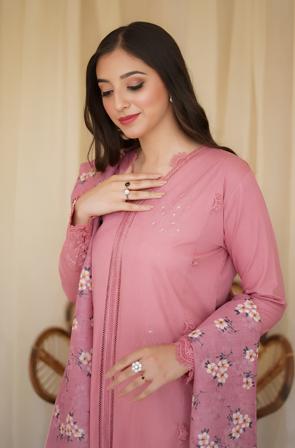 Dilkash Libas 3 Piece Lawn Embroidered Suit DL-010