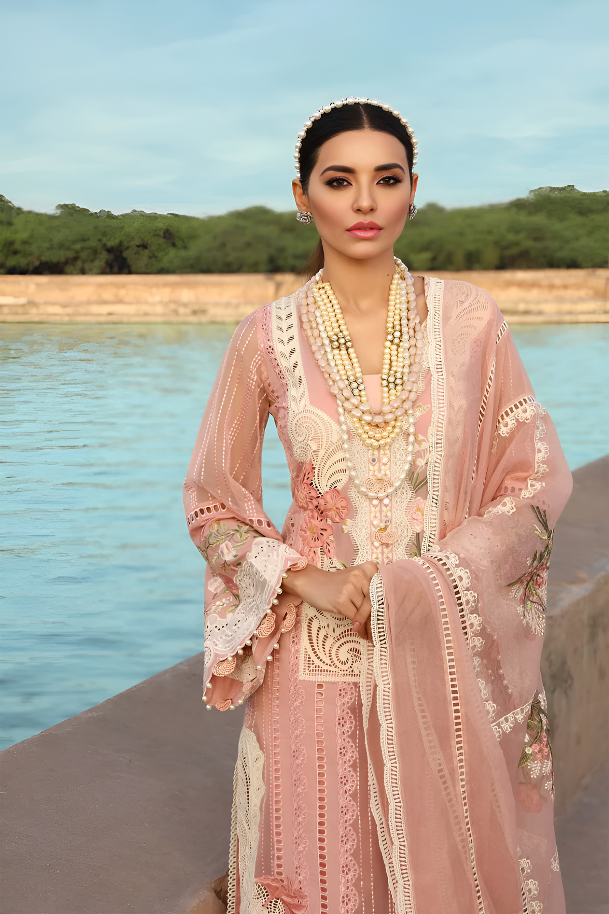 Crimson Luxury Lawn 3 Piece Embroidered DL-051