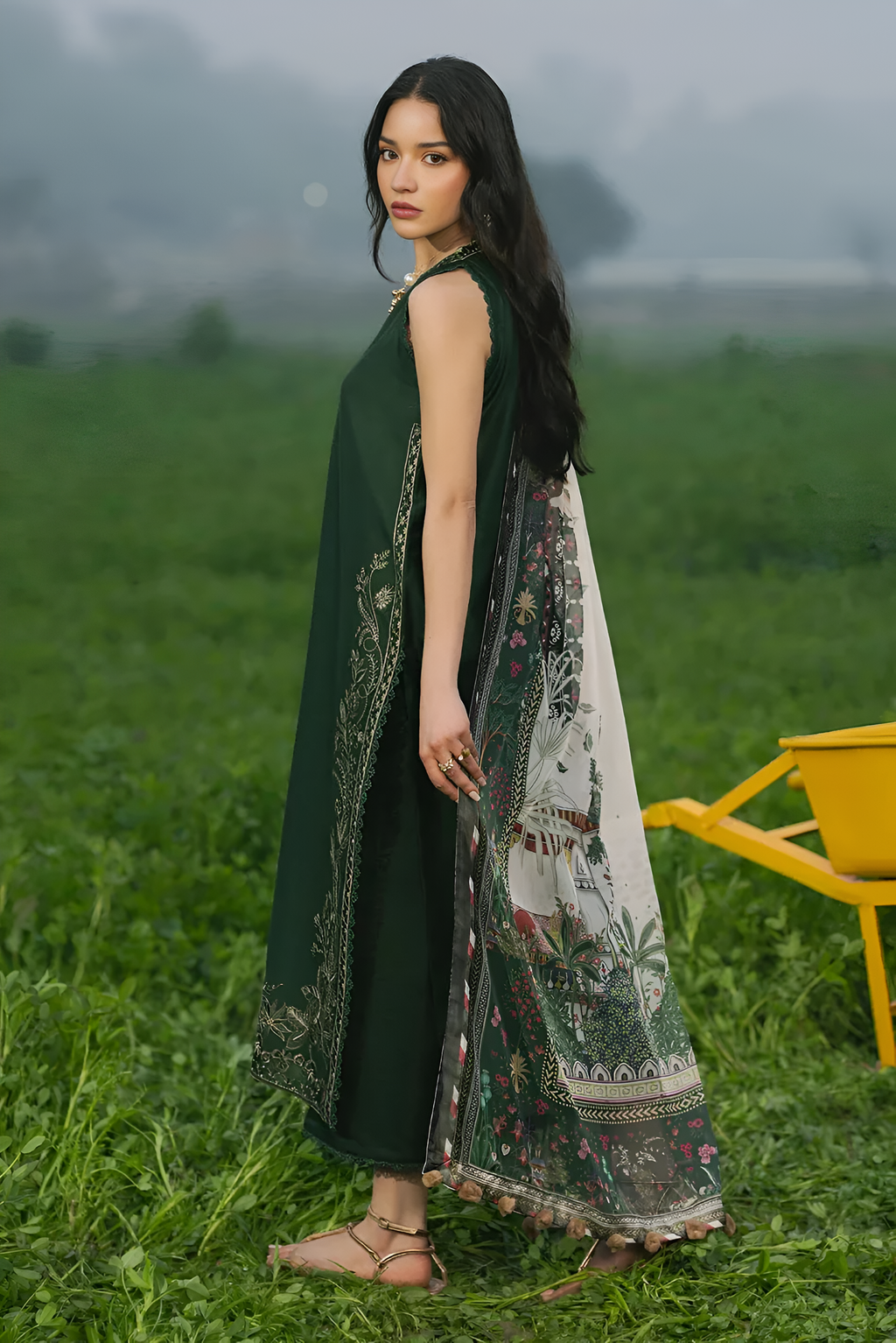 IZEL Embroidered lawn 3 Piece DL-3019