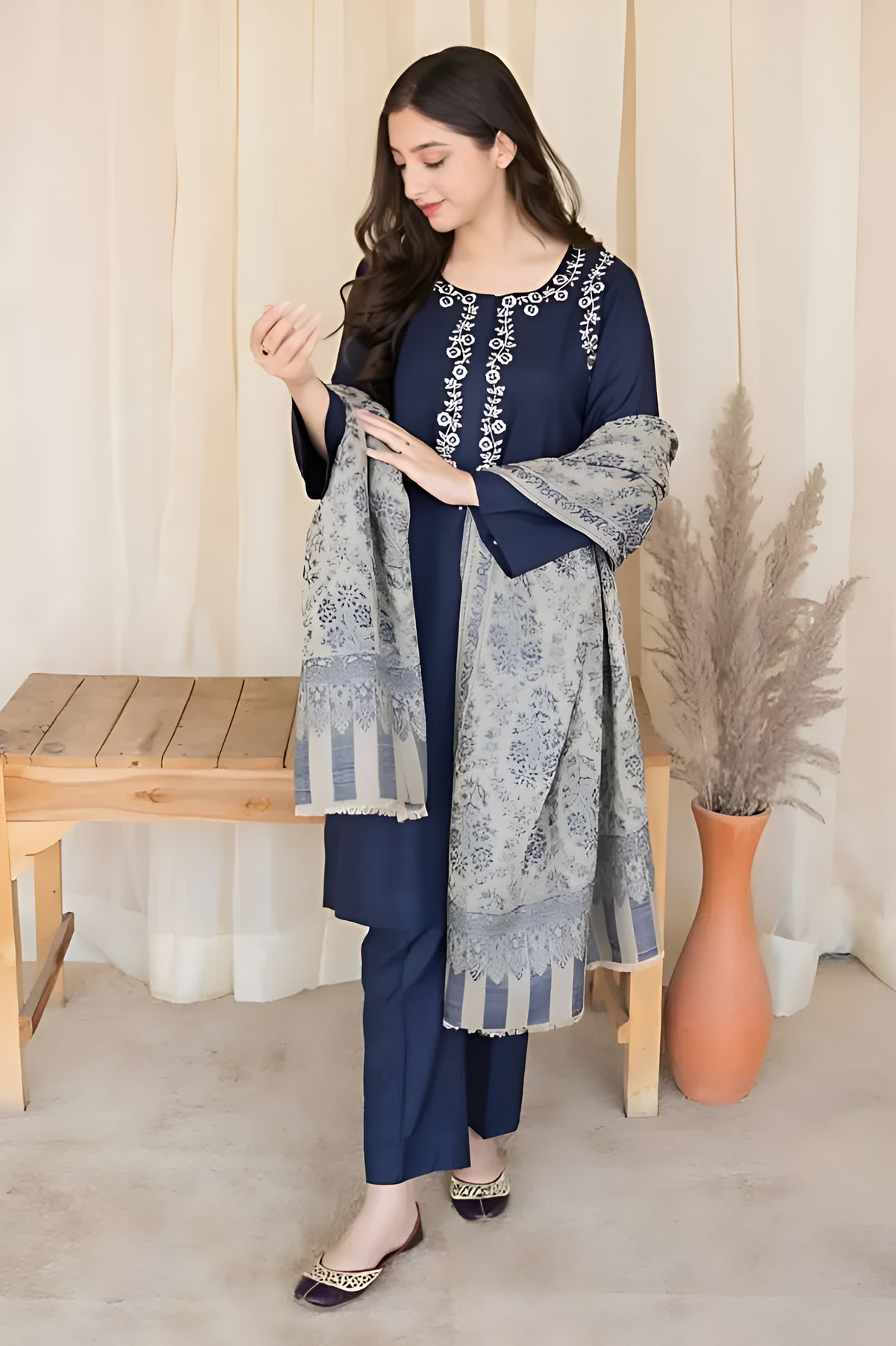 Dilkash Libas Embroidered Lawn 3 Piece Suit DL-3027