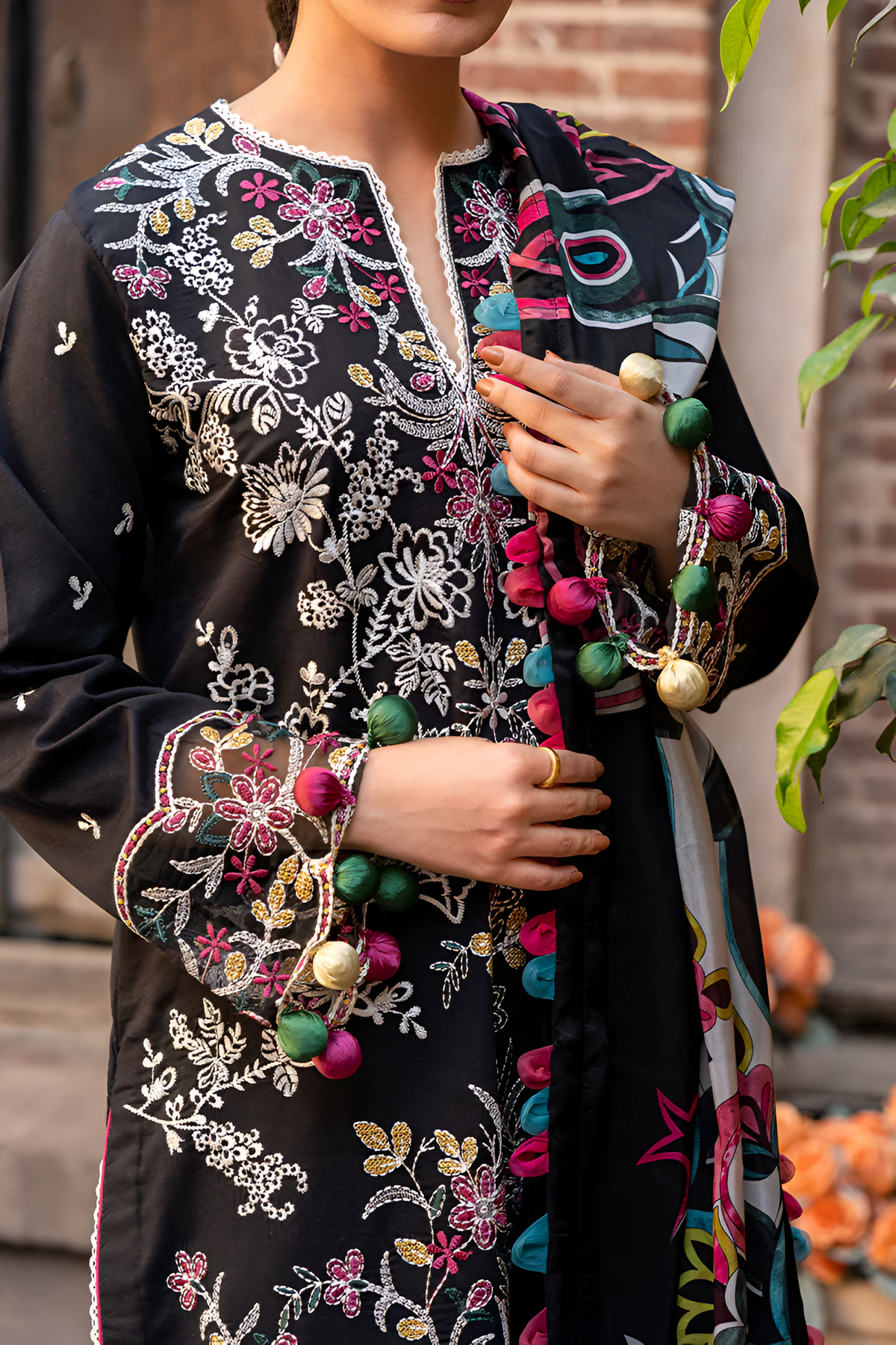 Mushq Embroidered Lawn 3 Piece DL-3035