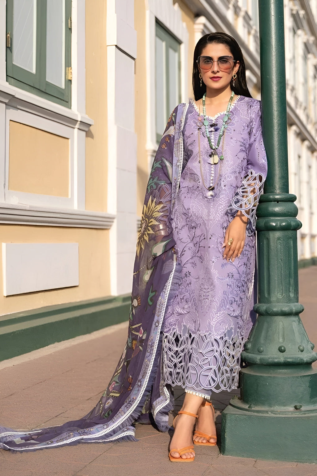 Mushq Chicken kari Embroidered Lawn 3pc DL-586