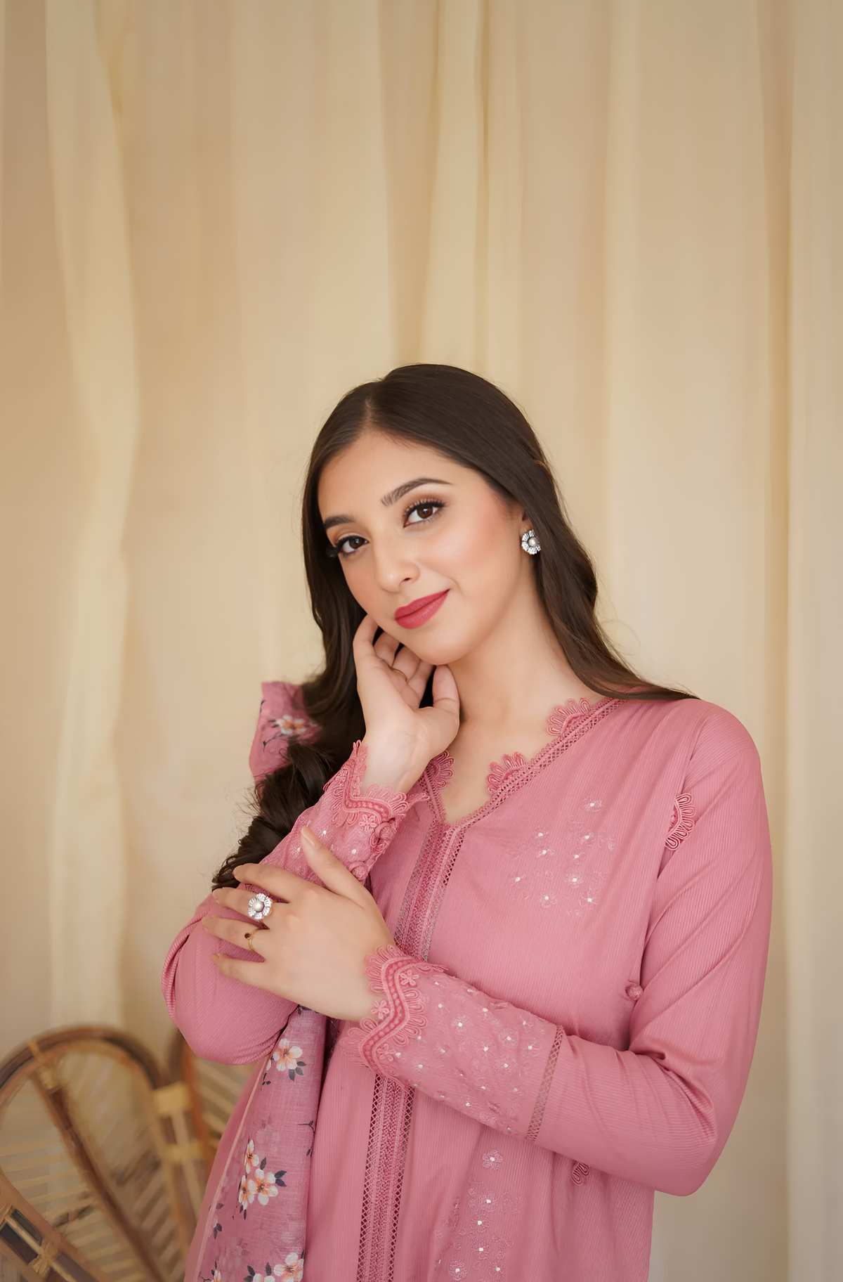 Dilkash Libas 3 Piece Lawn Embroidered Suit DL-010