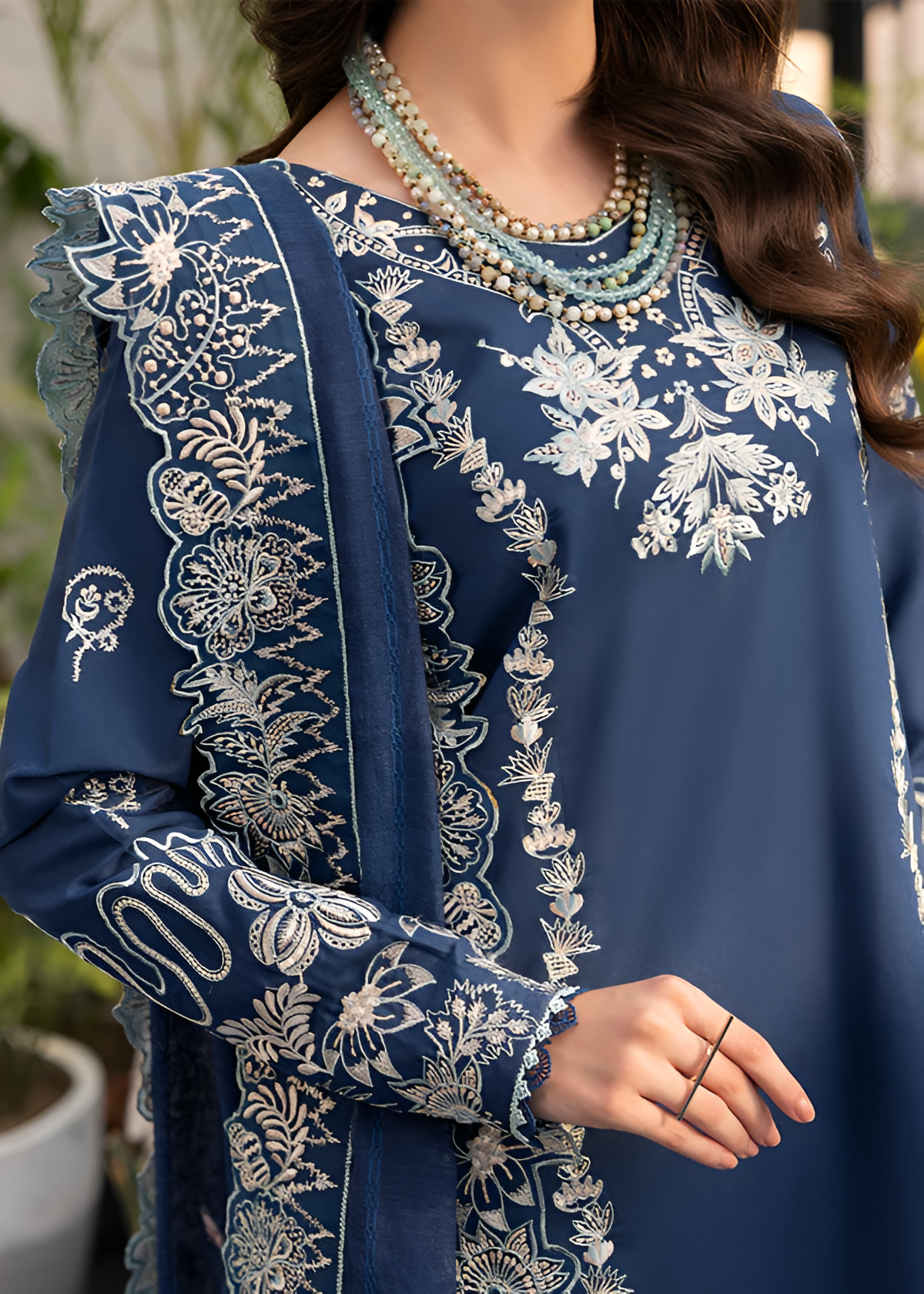 Mushq Embroidered lawn 3 Piece DL-3012