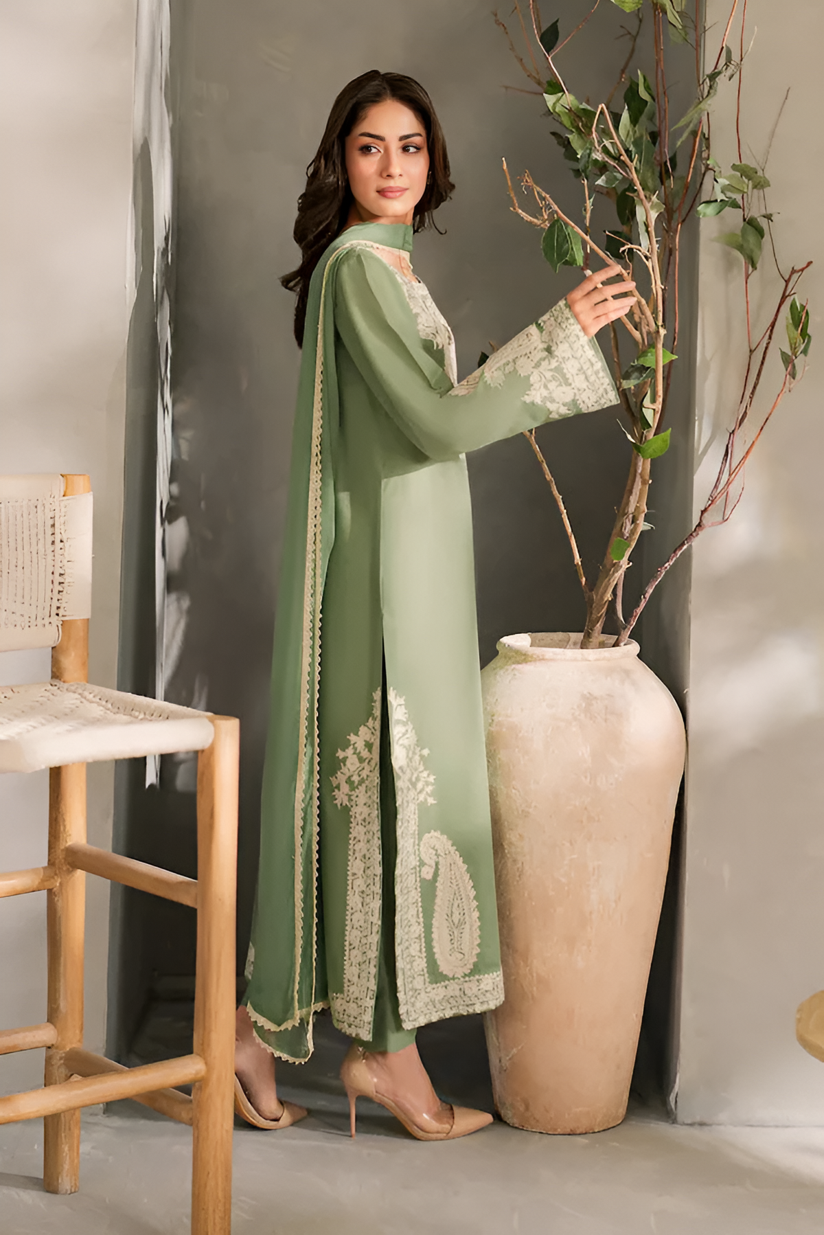 Dilkash Libas 3 Piece Embroidered Lawn DL-097