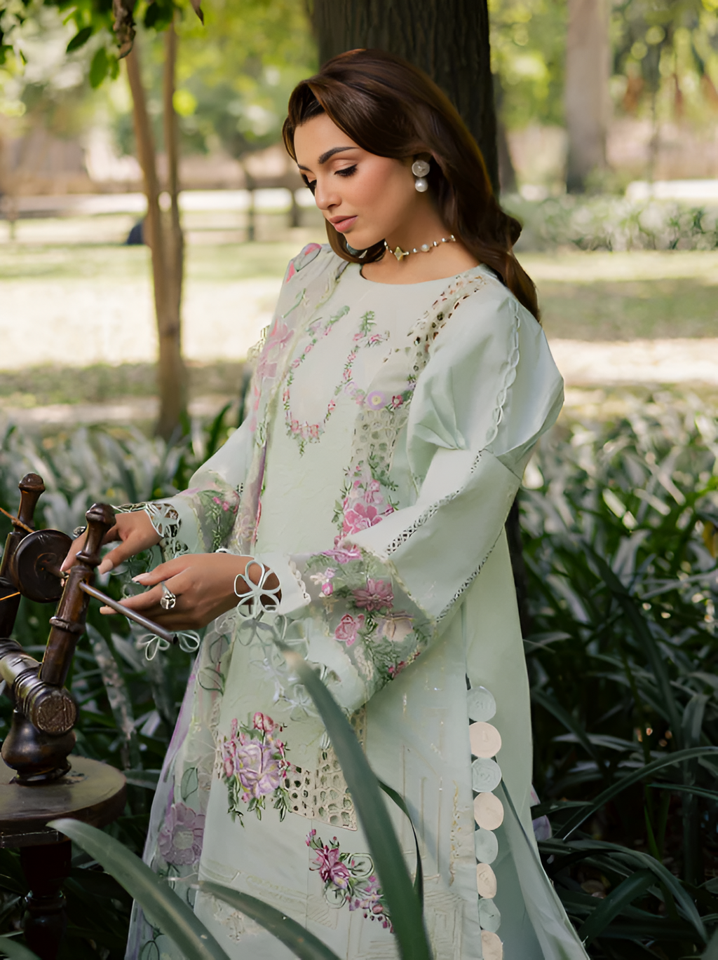 Parishay Embroidered lawn 3 Piece DL-3006
