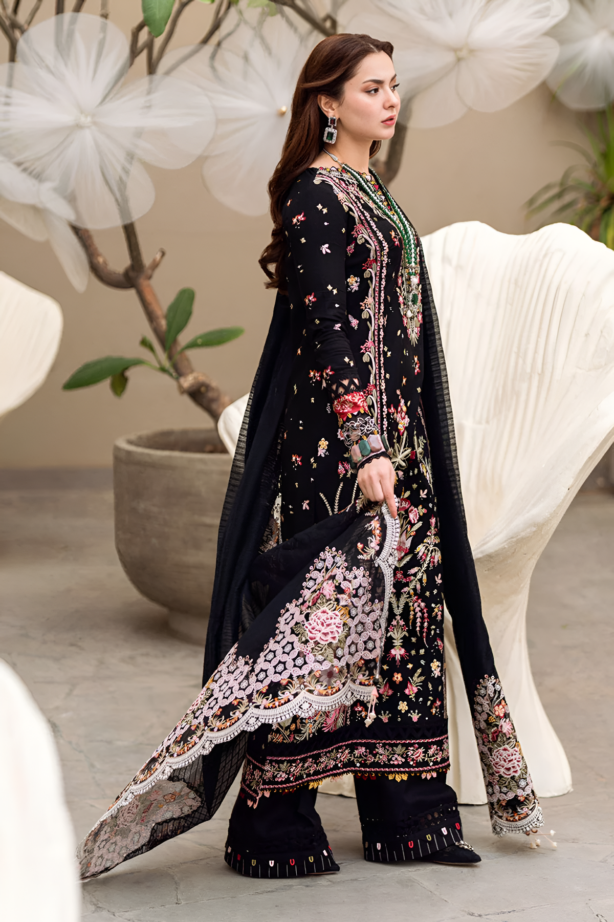 Qalamkar Embroidered Lawn 3 Piece DL-1004