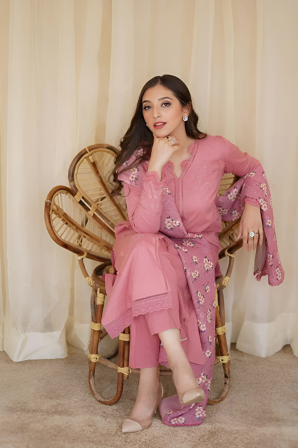 Dilkash Libas 3 Piece Lawn Embroidered Suit DL-010