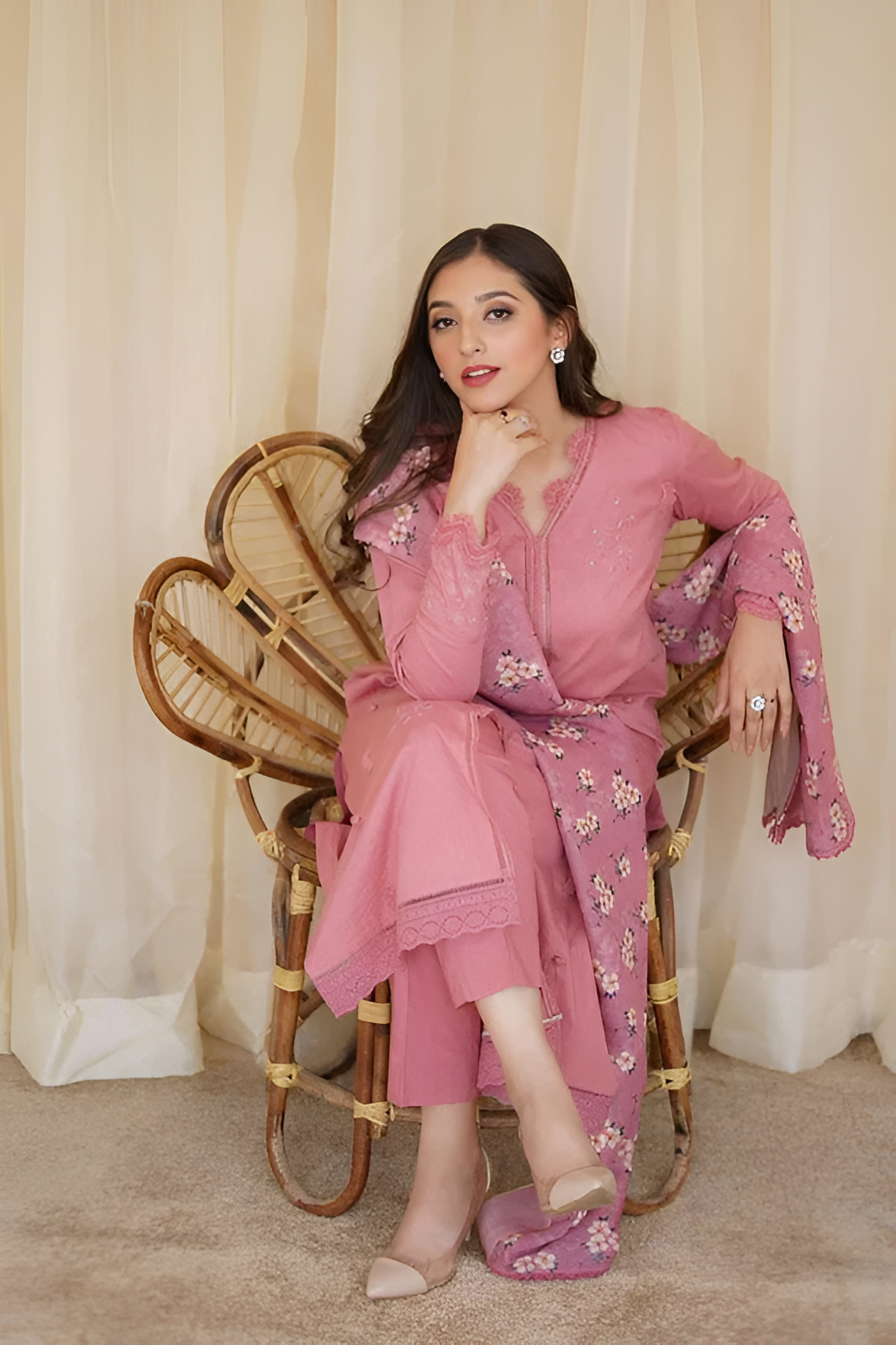 Dilkash Libas 3 Piece Lawn Embroidered Suit DL-010