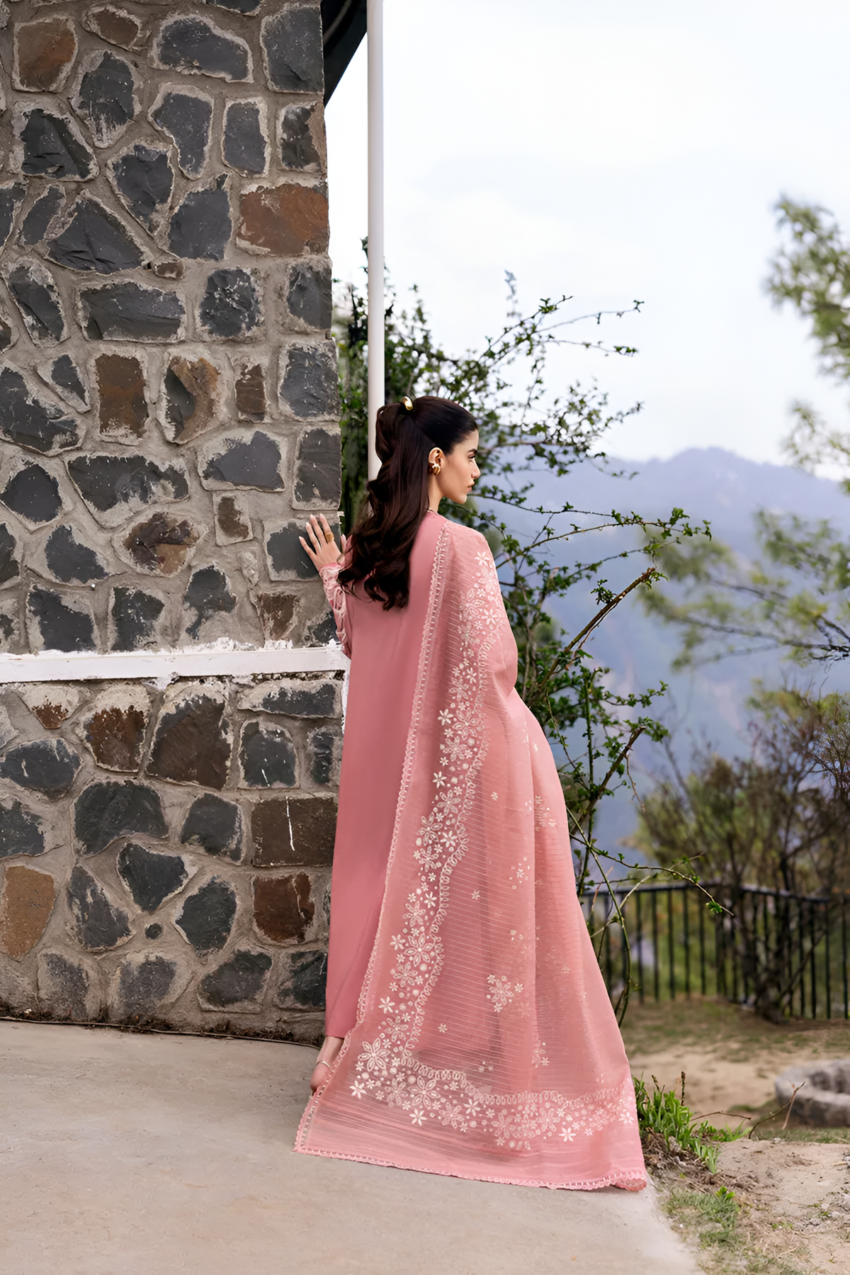 Qalamkar Embroidered lawn 3 Piece DL-3005